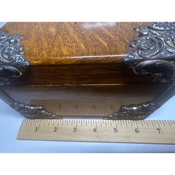 Cigar Box - Antique circa 1890s - Tiger Oak with Metal Ornate Corner Mounts - Picture 15 of 16